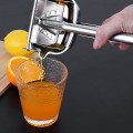 Dụng cụ ép trái cây bằng tay đa năng tiện dụng E119