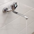 Vòi rửa bát, chén có nóng lạnh cắm tường kèm đôi chân rồng chữ Z BA1142