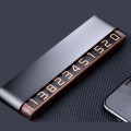 Bảng số điện thoại trên ô tô bằng gỗ 