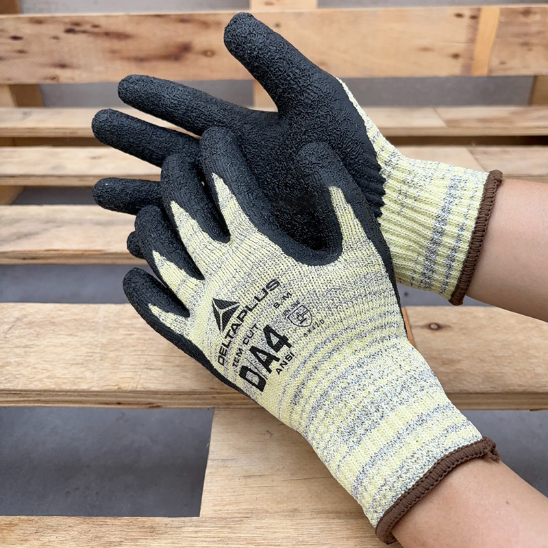 Găng tay chống cắt Deltaplus Venicut52 chịu được nhiệt độ cao T118